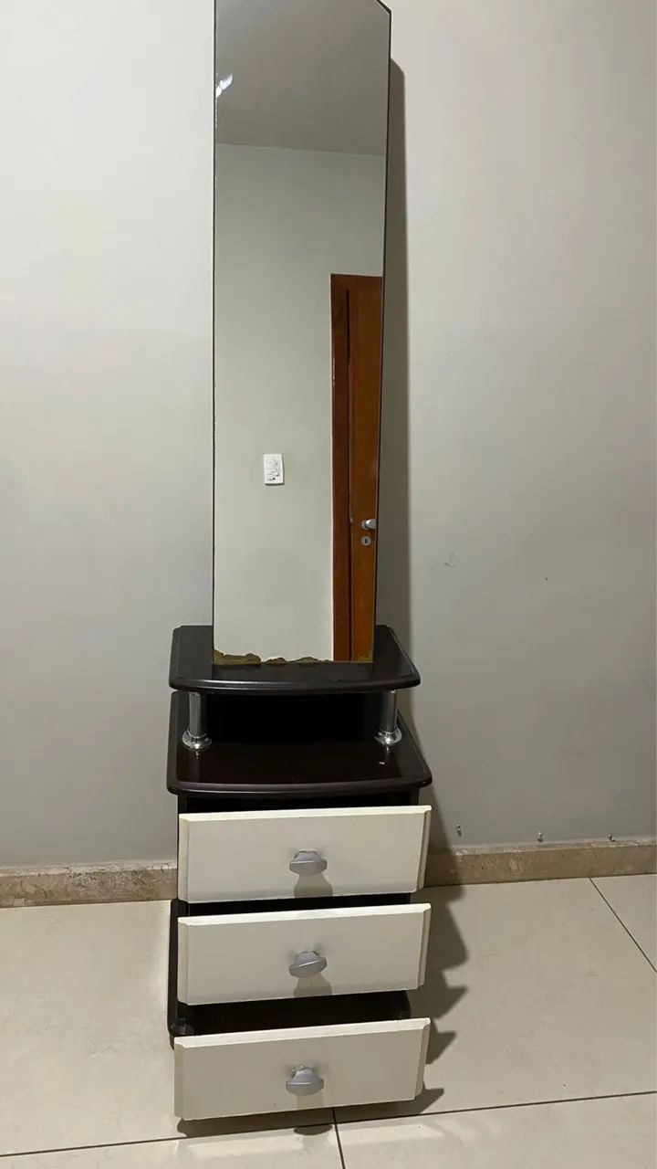 Toucador/penteadeira - usado com espelho grande e 3 gavetas. - Foto 2