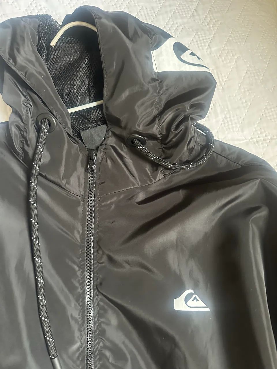 Corta vento da Quiksilver preto importado.  - Foto 2