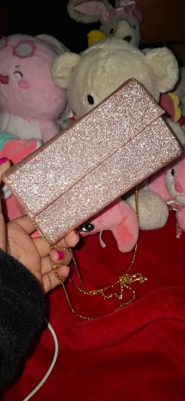 Bolsa de glitter com uma alça 