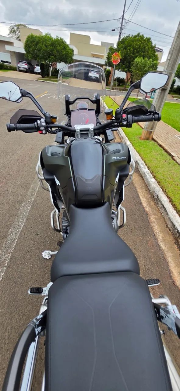 Moto nova sem detalhe nunca caiu, sem risco