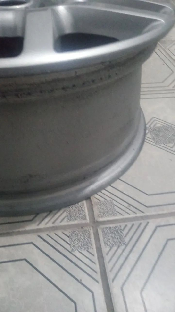 Rodas aro 17 . Obs troco por roda aro 15  - Foto 3
