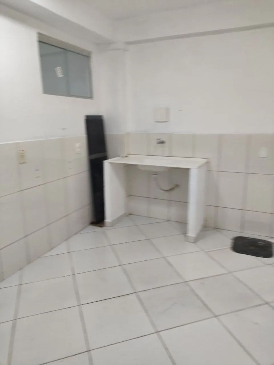 Vendo apartamento no polo de modas Guará lote escriturado aceito carro como parte do - Foto 11