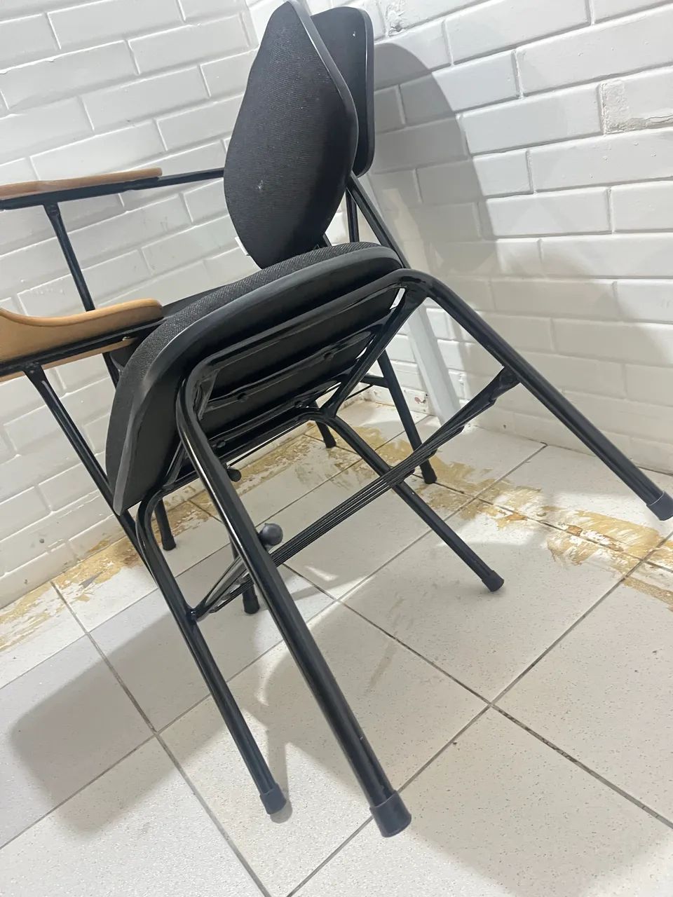 Cadeira universitária - Foto 2