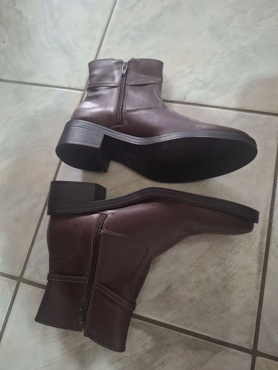 BOTA DE COURO MARROM (usada apenas 1x) em perfeito estado - Foto 2