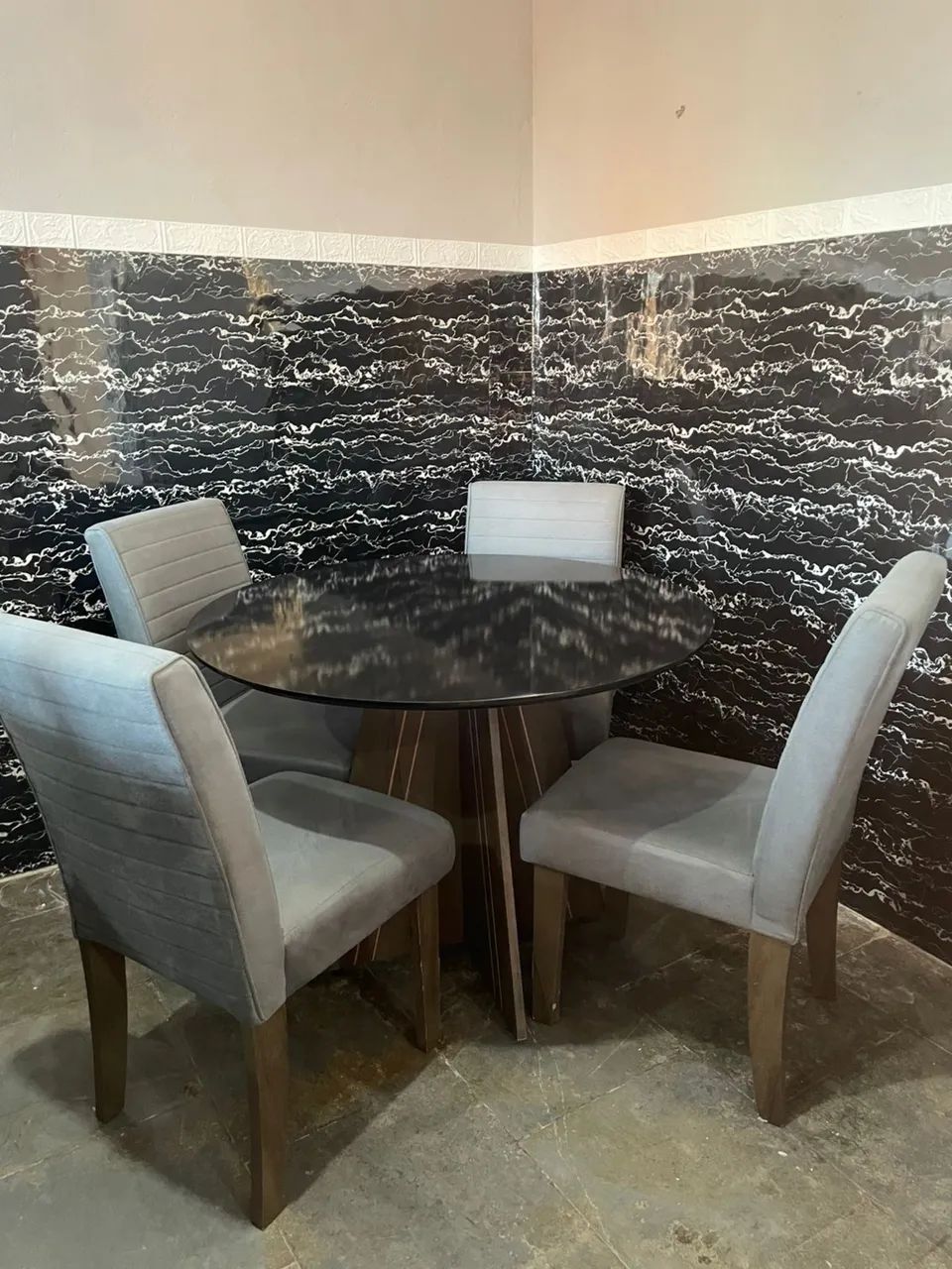 Vendo Mesa de MDF + 4 cadeiras  - Foto 5