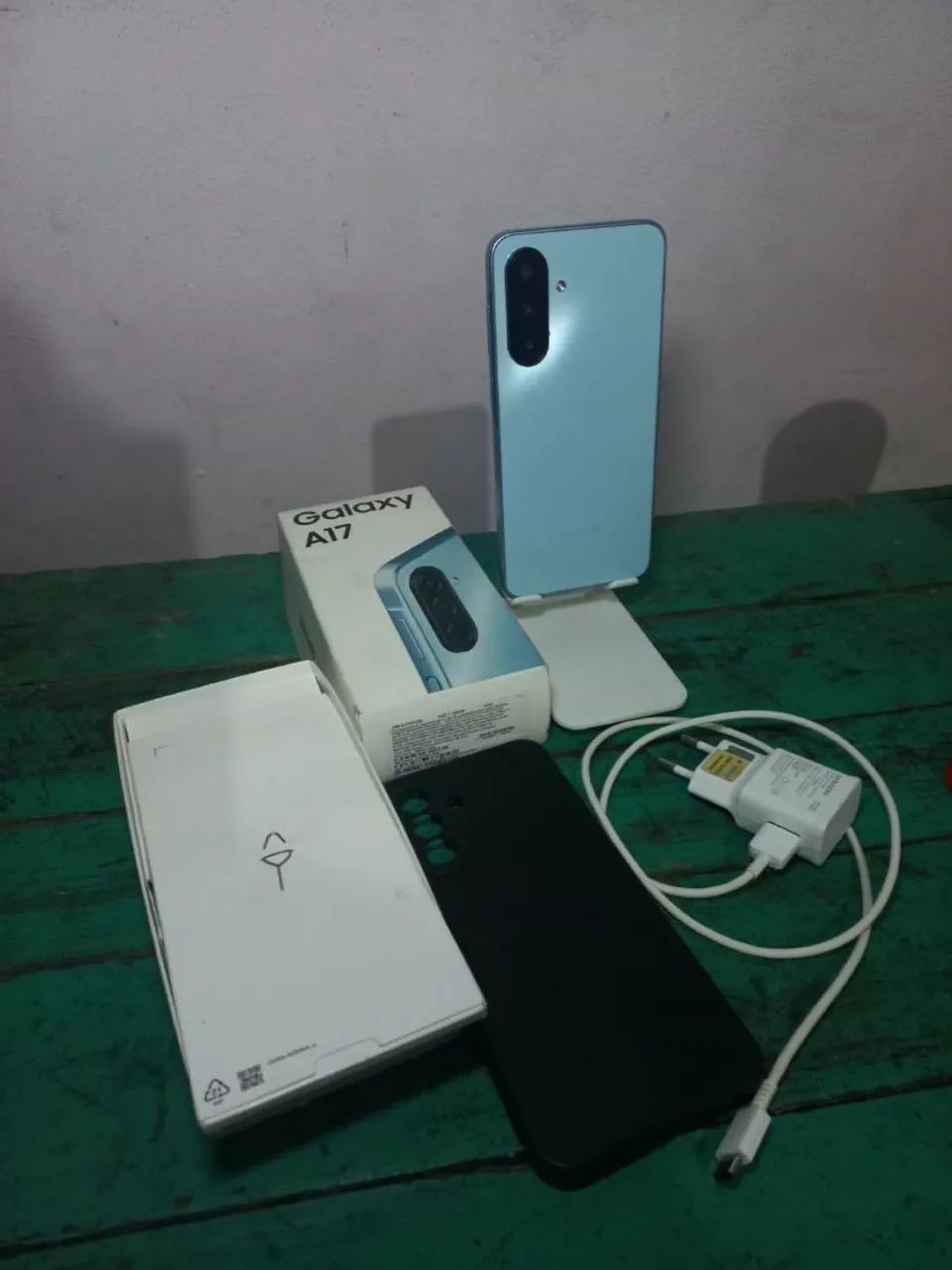 GALAXY A17 AZUL-2 MESES DE USO - COM CAIXA - Foto 4
