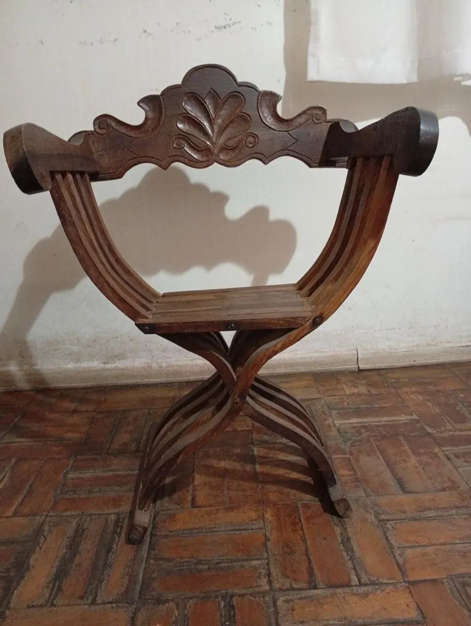 Cadeira de madeira 