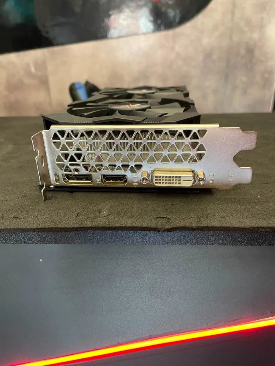 Placa de vídeo amd RX 580 8GB brx - Foto 2