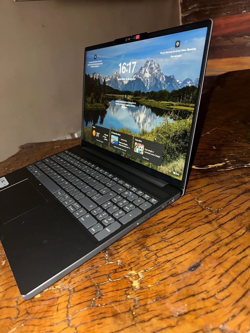 Lenovo Ideapad Slim 3 15IRH10