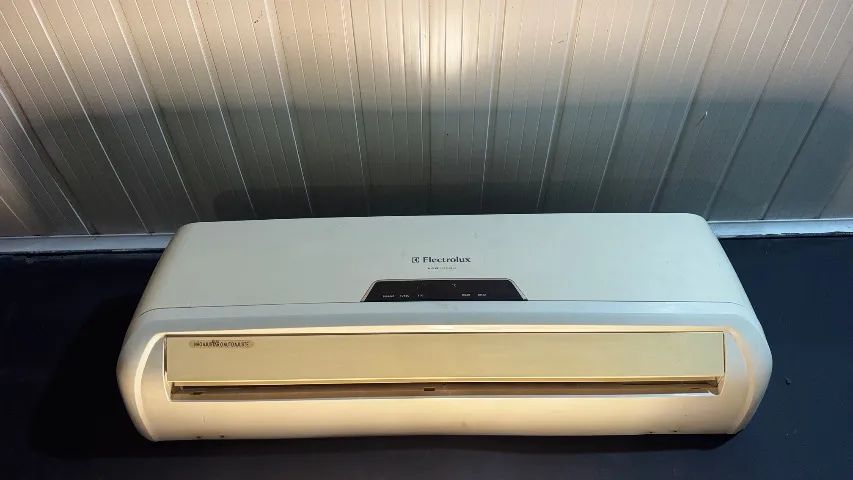 AR CONDICIONADO ELETROLUX 9000 BTUS