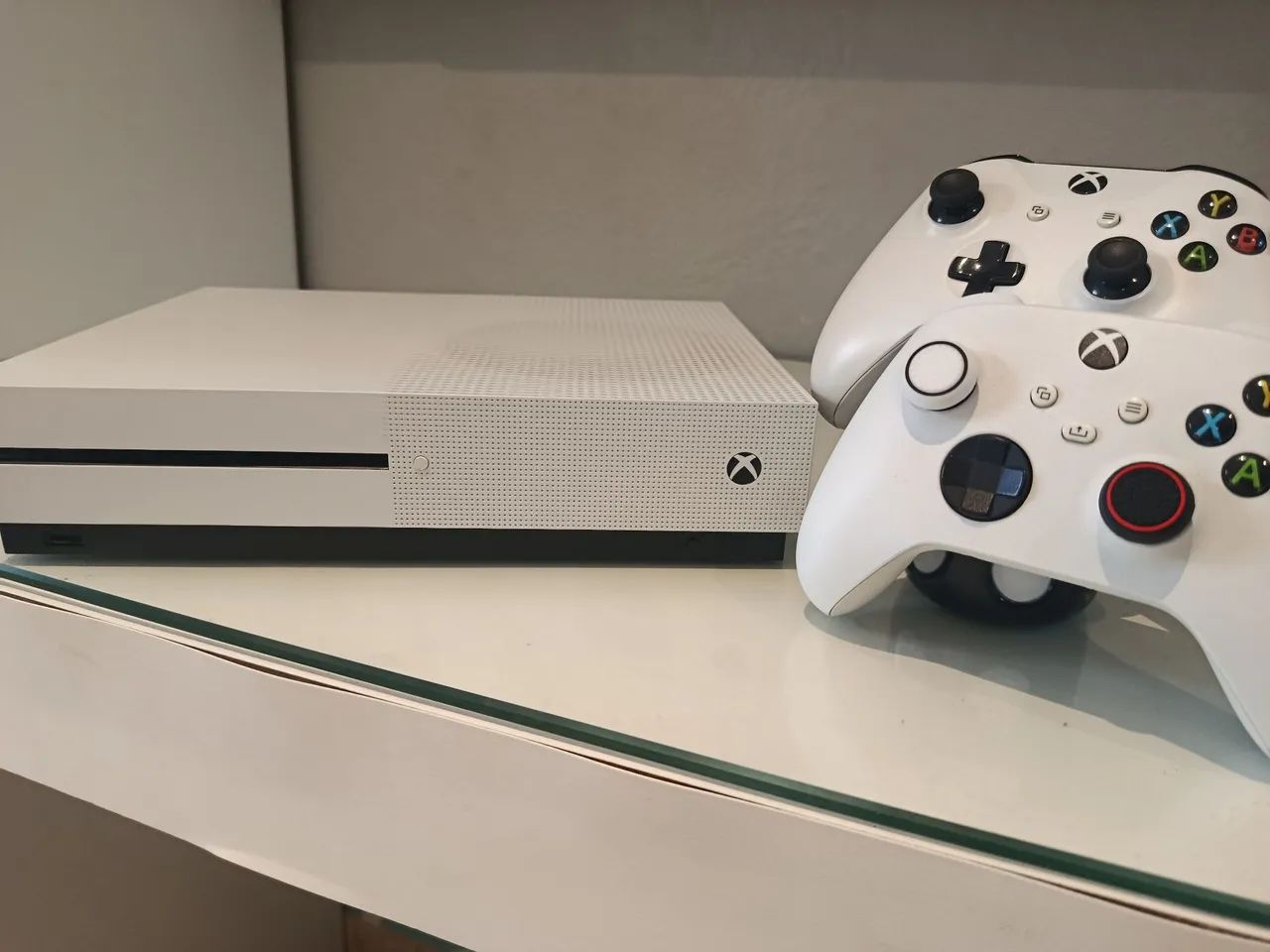 Xbox One S 1TB usado - Foto 2