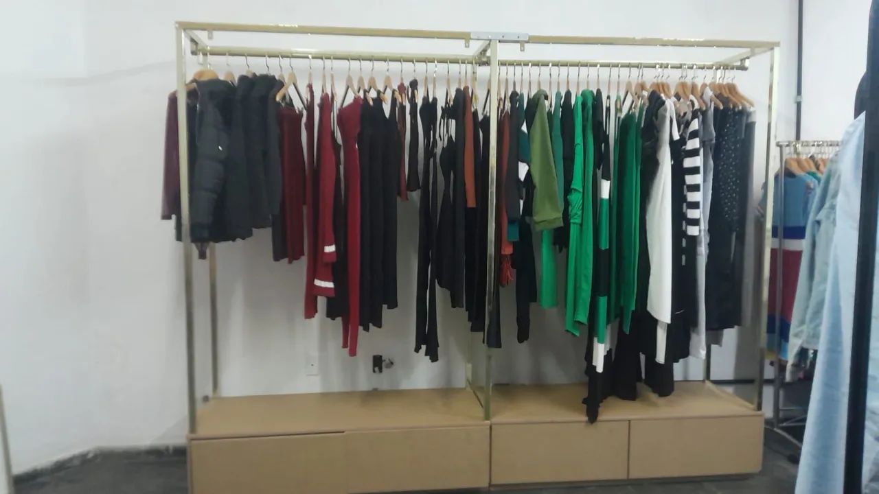 Fundo de loja de roupas - Foto 2