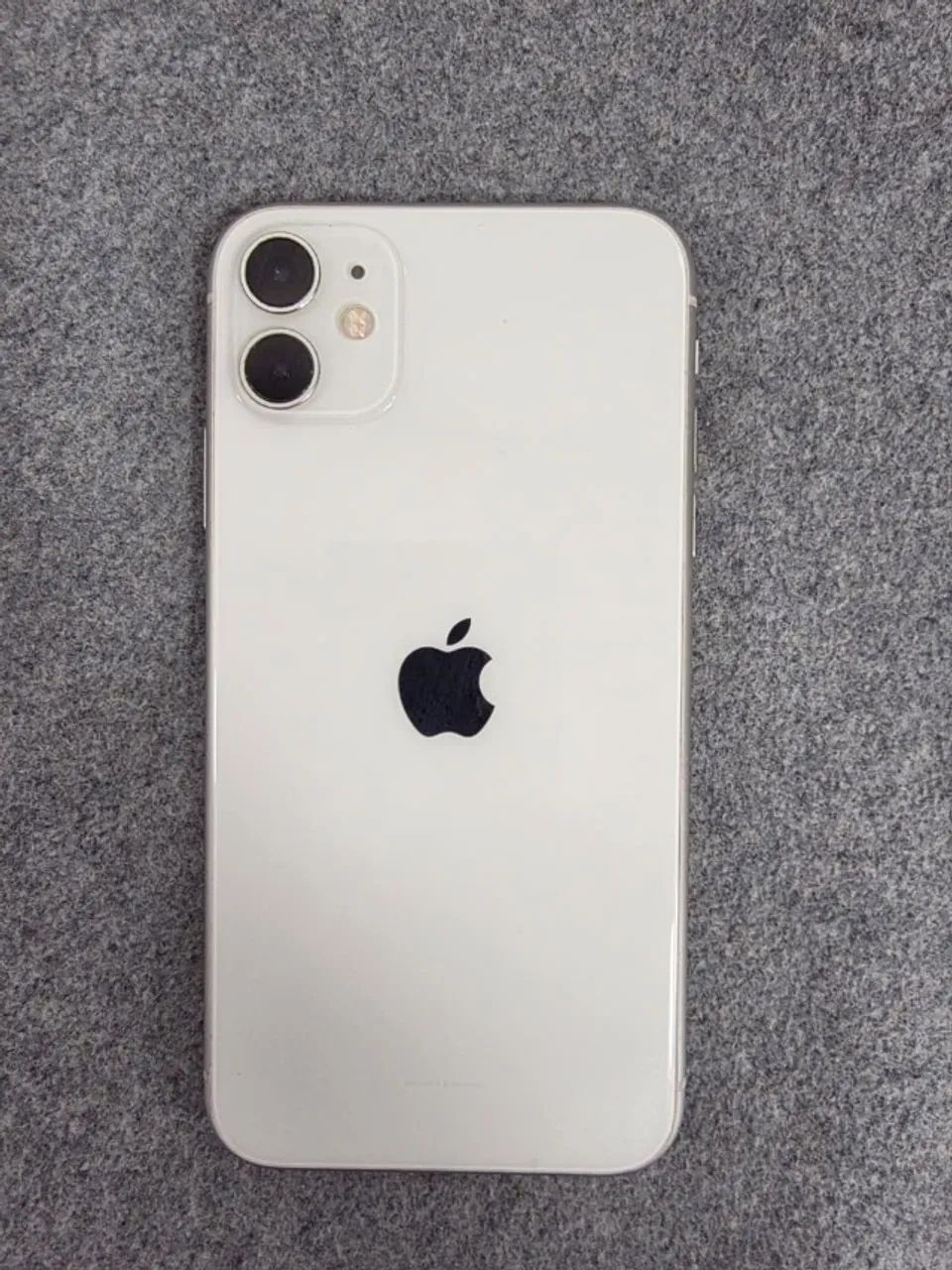 iPhone 11 branco - 128GB