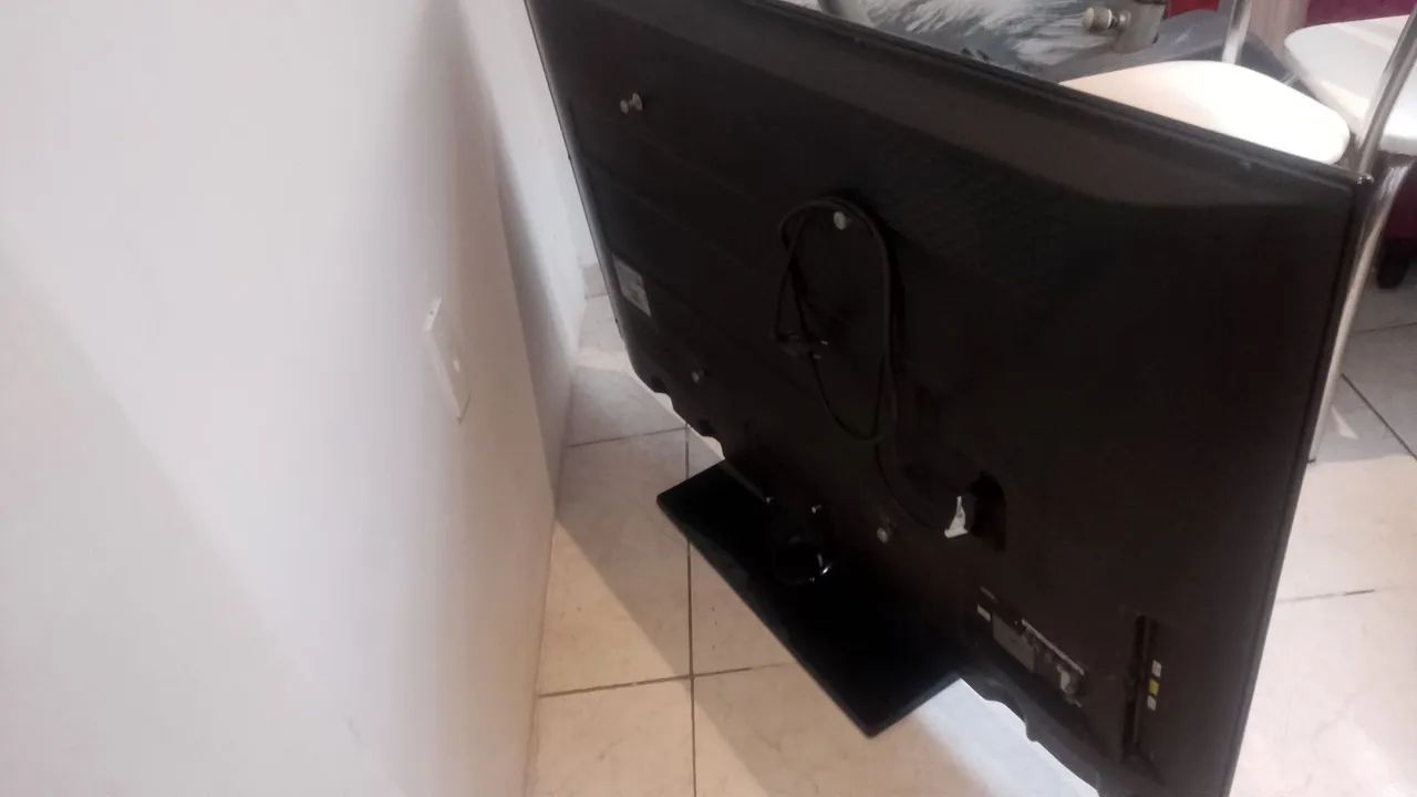 TV Samsung 50 polegadas. OBS: Não é smart porem está súper nova tudo funcionando . - Foto 4