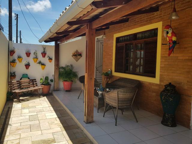 Belíssima casa com 3 quartos à venda no Conjunto Pajuçara, Maceió-AL