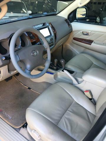 Toyota - Hilux SW4 SRV D4-D 4x4 3.0 TDI Diesel Aut Prata 2007 - Foto 5