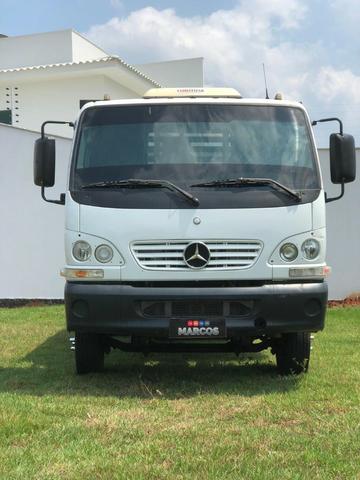 Mercedes Bens 715 carroceria