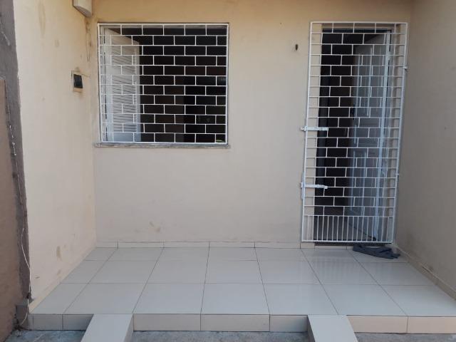 Alugo casa no Álvaro Weyne com 03 quartos - Foto 9