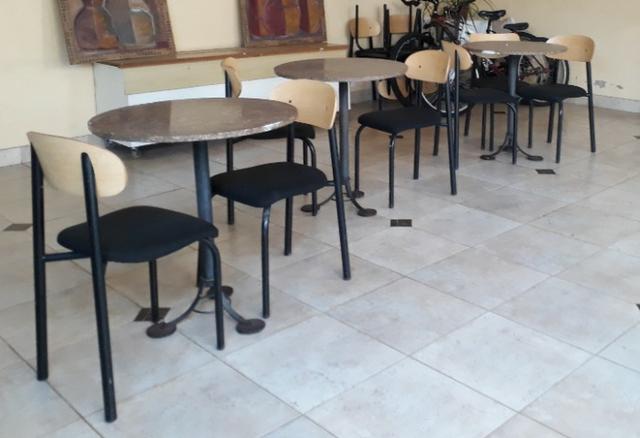 Conjunto de 3 mesas redondas com cadeiras - Foto 3