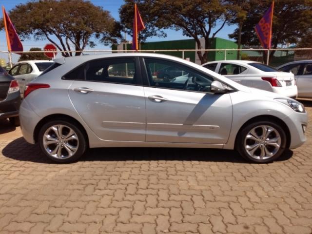 HYUNDAI I30 1.8 MPI 16V GASOLINA 4P 2014 - Foto 9