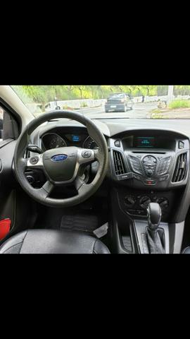 FOCUS 1.6 AUT 2014 (couro + rodas) - Foto 2