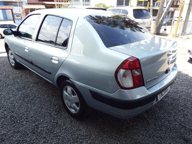 Clio sedan Privilege 1.0 completo ano 2005 - Foto 2
