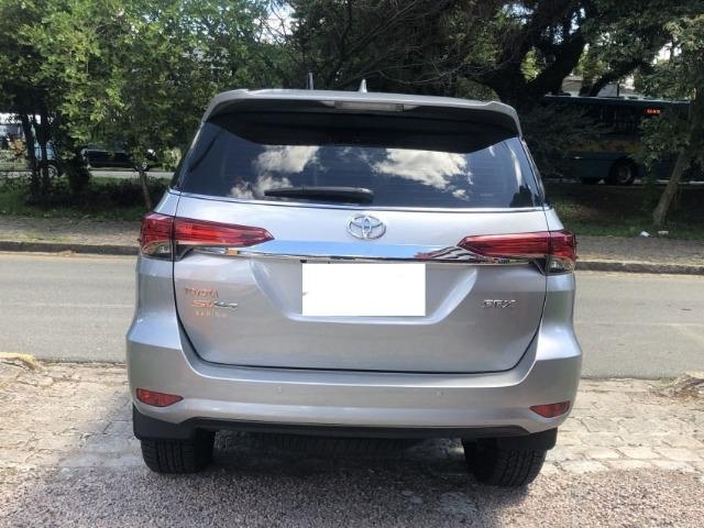 Toyota hilux sw4 srx 4x4 2.8 tdi 16v diesel aut 07 lugares ano 2018/19 - Foto 3
