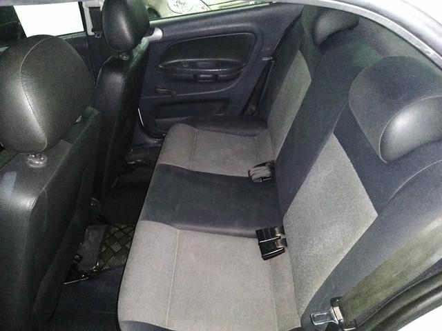 Voyage 1.6 G6 2013 C/ GNV Completo - Foto 8
