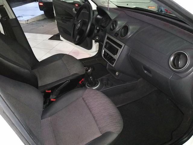 Voyage 1.6 G6 2013 C/ GNV Completo - Foto 10