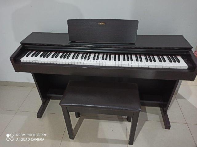 Piano Digital Yamaha Arius YDP-143 Marrom com 192 de Polifonia e 10 Timbres