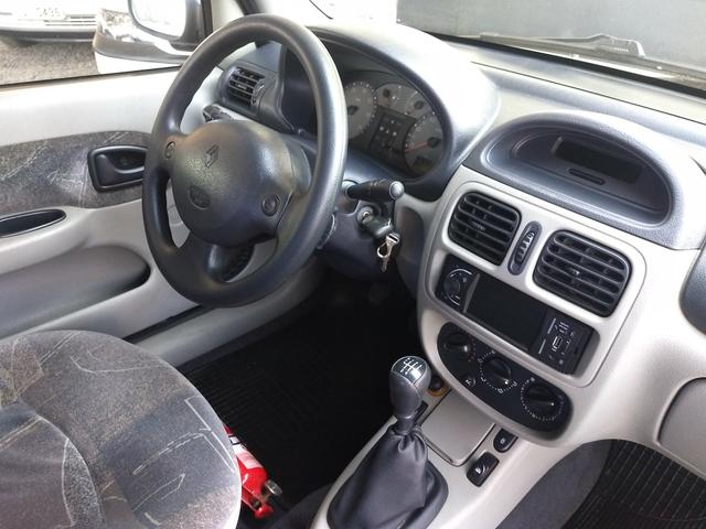 Clio sedan Privilege 1.0 completo ano 2005 - Foto 12