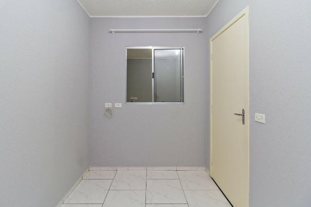 Apartamento ótimo, próximo ao terminal pinheirinho em frente ao mercado condor - Foto 8