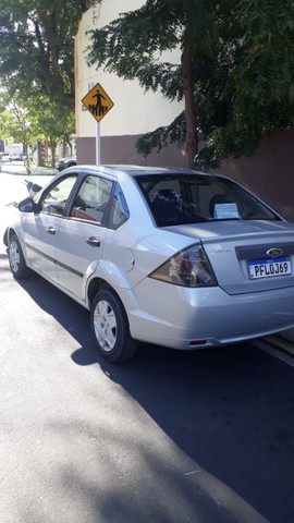 FORD FIESTA SEDAN 1.6