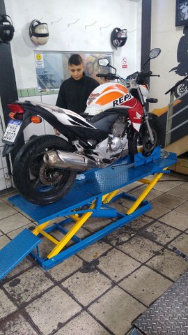 MOTO HONDA CB300 REPSOL   12,500,00 