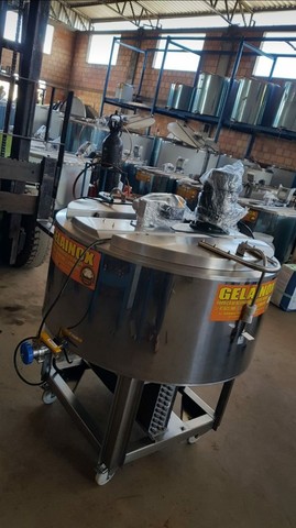 Tina de maturação com Resfriamento e batedor de Calda