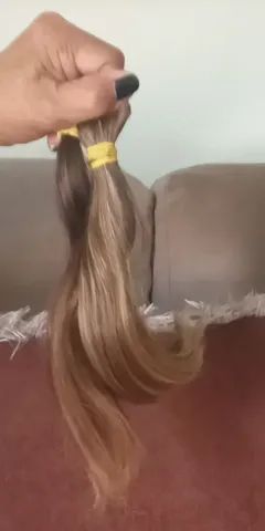 Cabelo humano.