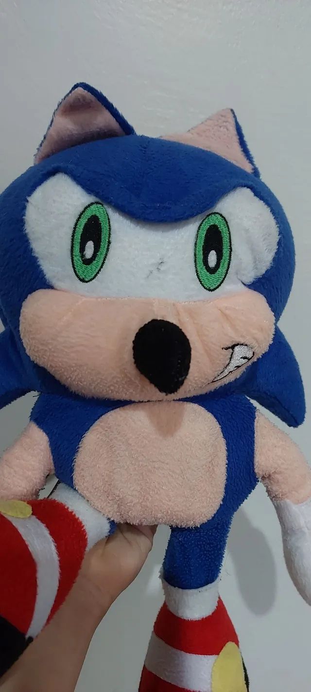 Boneco Sonic pelúcia