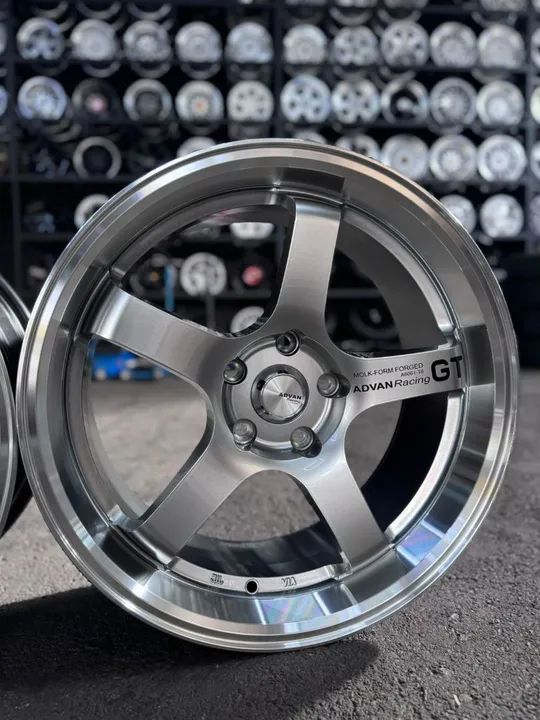 Rodas Advan Gt aro 18 tala 8.5 furação 5x114 - Peças para carros Rodas Advan Gt aro 18 tala 8.5 furação 5x114 - Peças para carros
