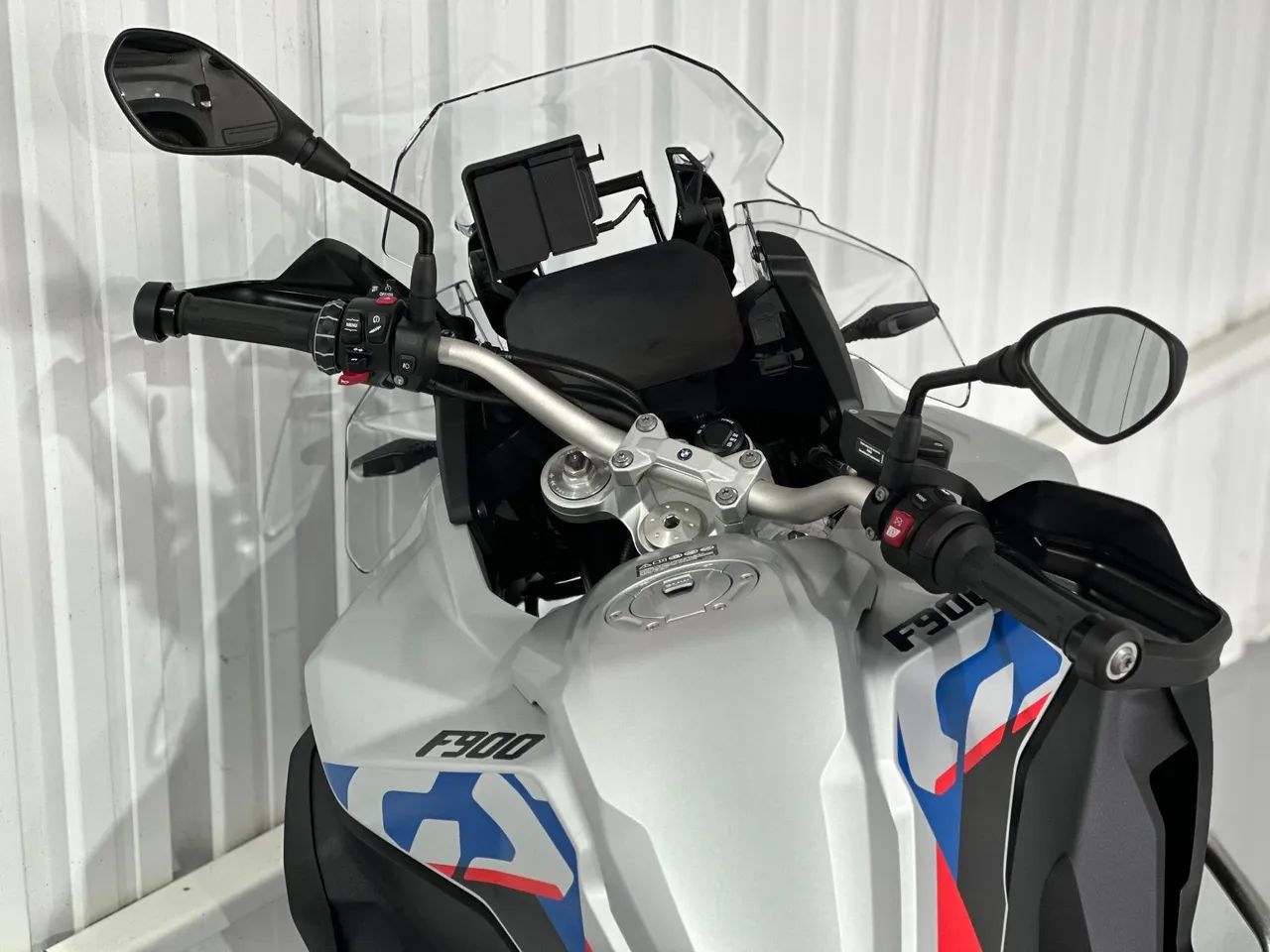 F 900 GS ADVENTURE PLUS ABS CINZA 2024/2025 - Foto 6