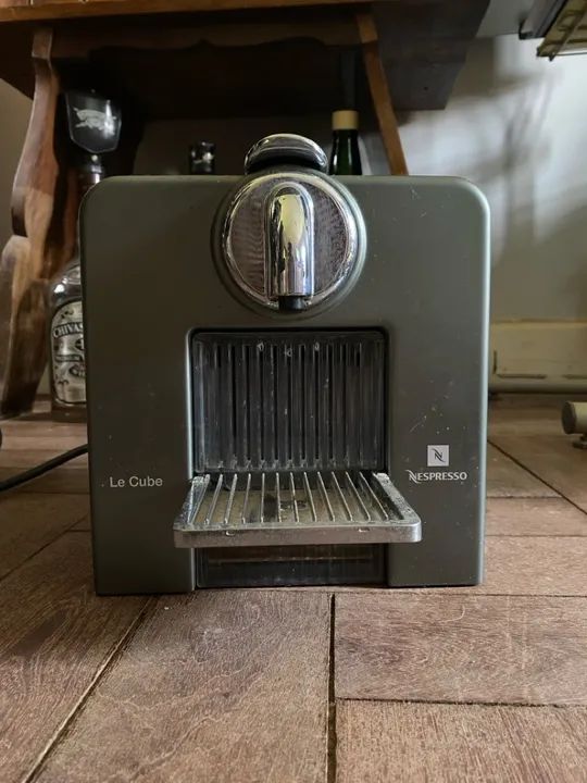 Cafeteira Nespresso Lê cube - Foto 4