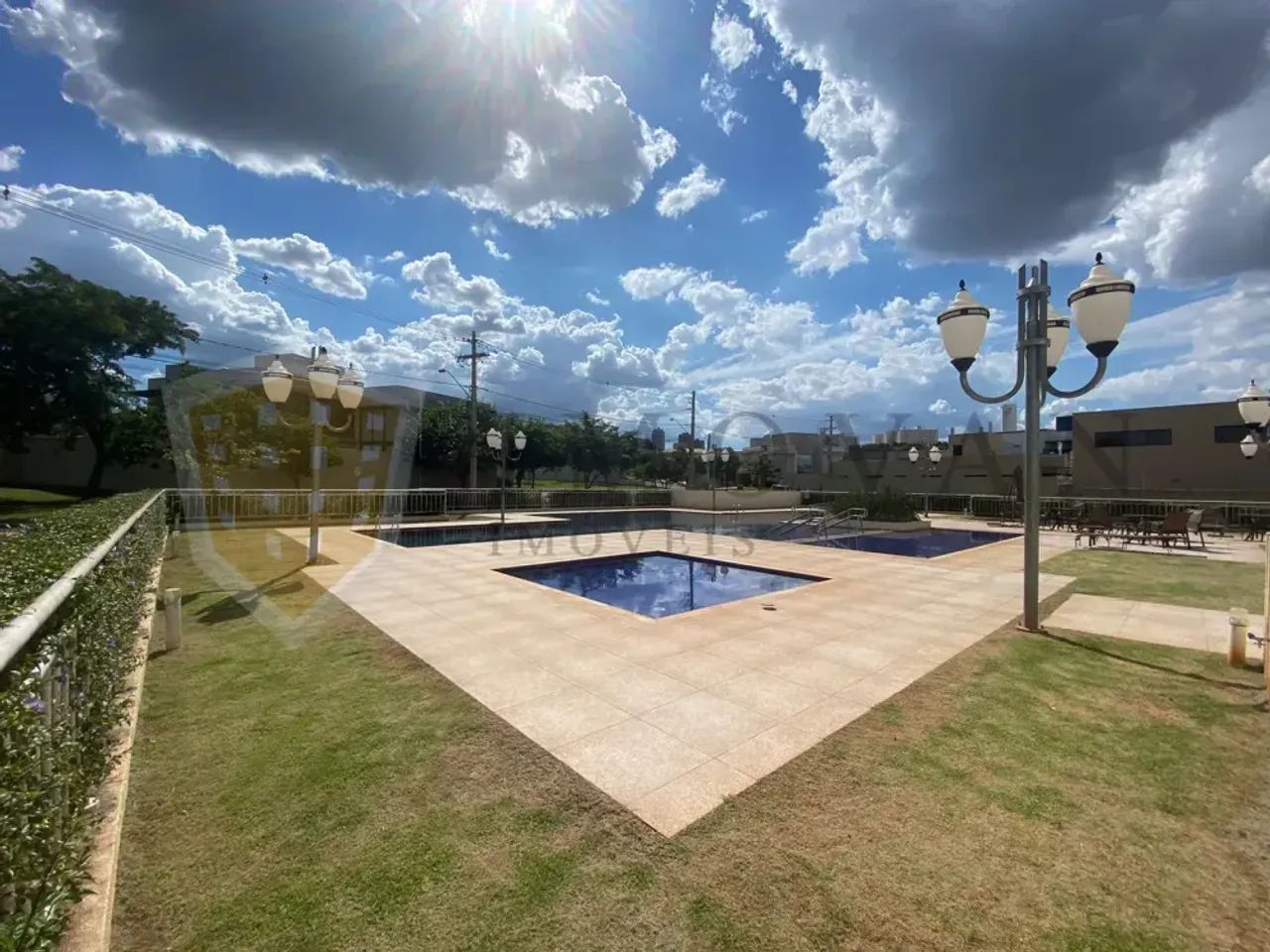 Lote residencial no condomínio Vila romana 1