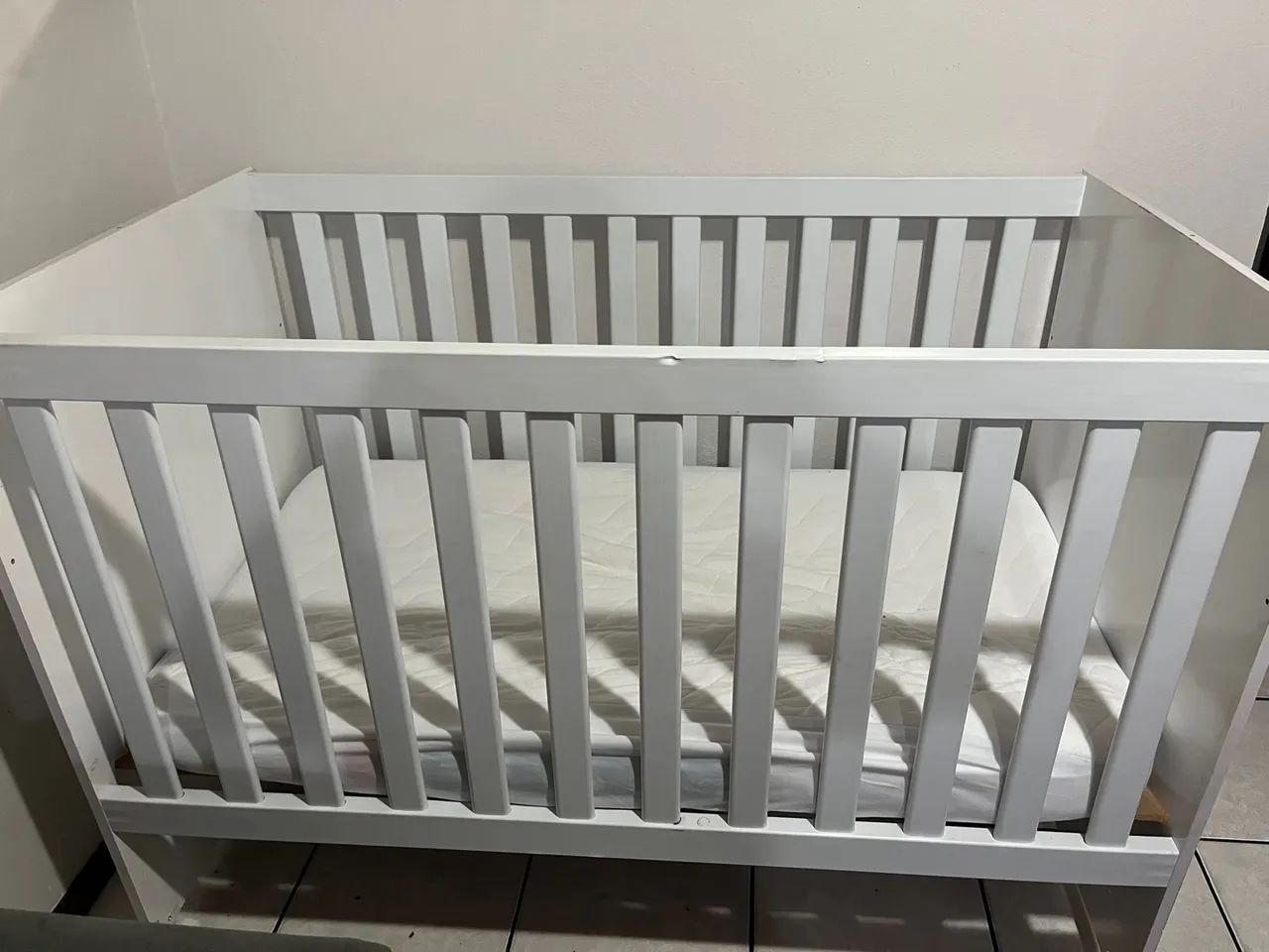 Berço com colchão 