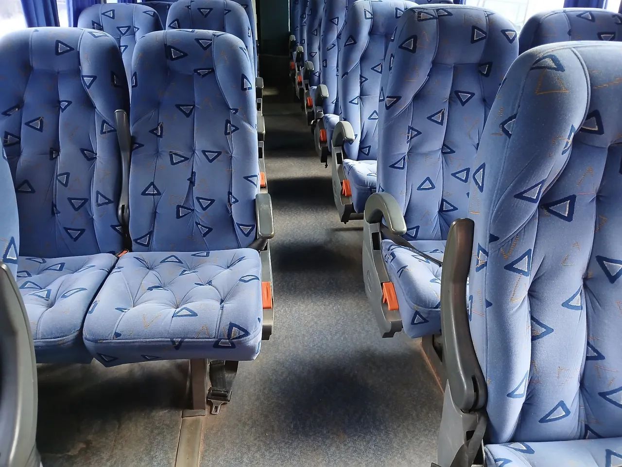 Vendo microônibus Ano 2008 Motor MWM - Foto 10