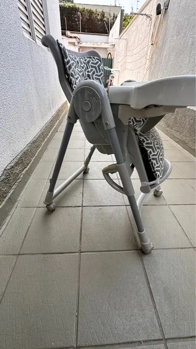 Cadeirão infantil de alimentação regulável INFANTI 