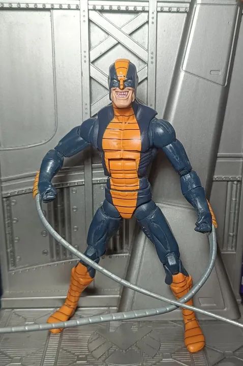 MARVEL LEGENDS/ CONSTRICTOR