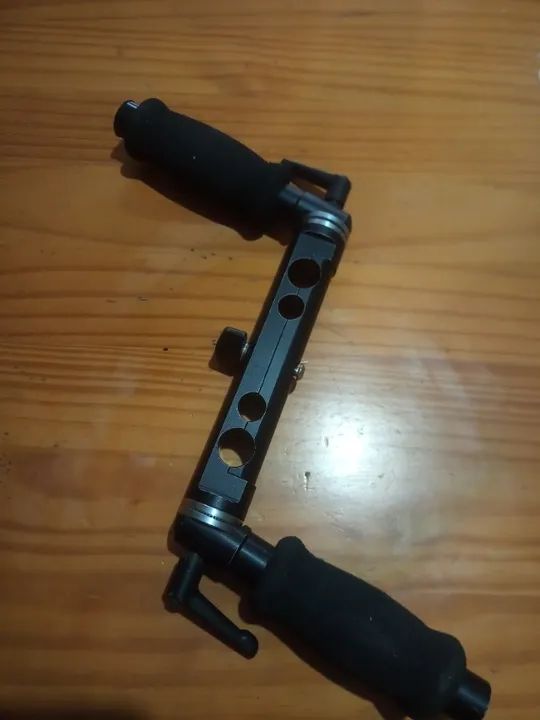 Vendo, cangalha para câmera na mão. - Foto 2