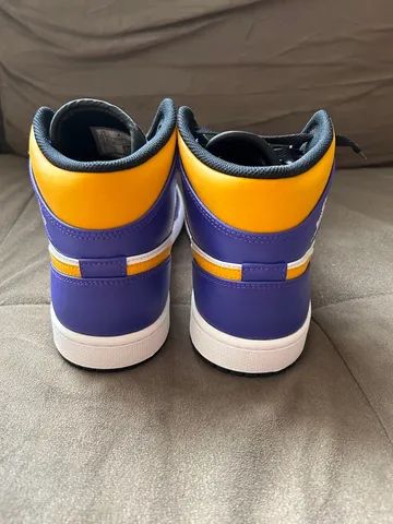 Tênis Nike Air Jordan 1 Mid Lakers - Foto 4