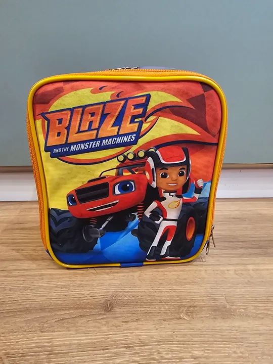 Lancheira Blaze e os Monster Machines