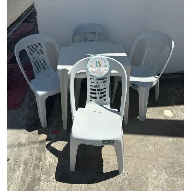 Jogo 1 Mesa + 4 Cadeiras Bistrô 154Kg