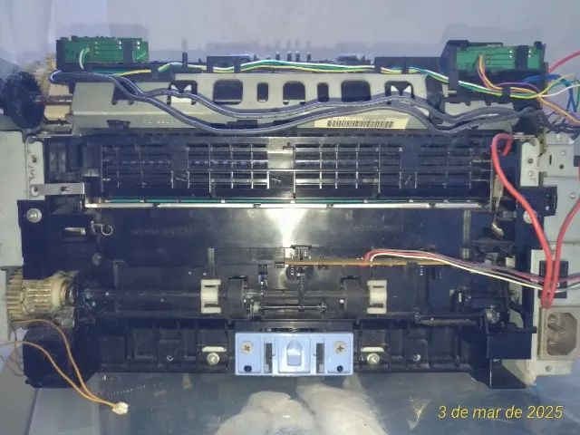 Impressora HP Laserjet 1020 - para retirar peças